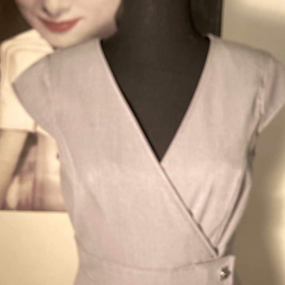 Elegant Women's Wrap Dress - Picture 3 of 13
